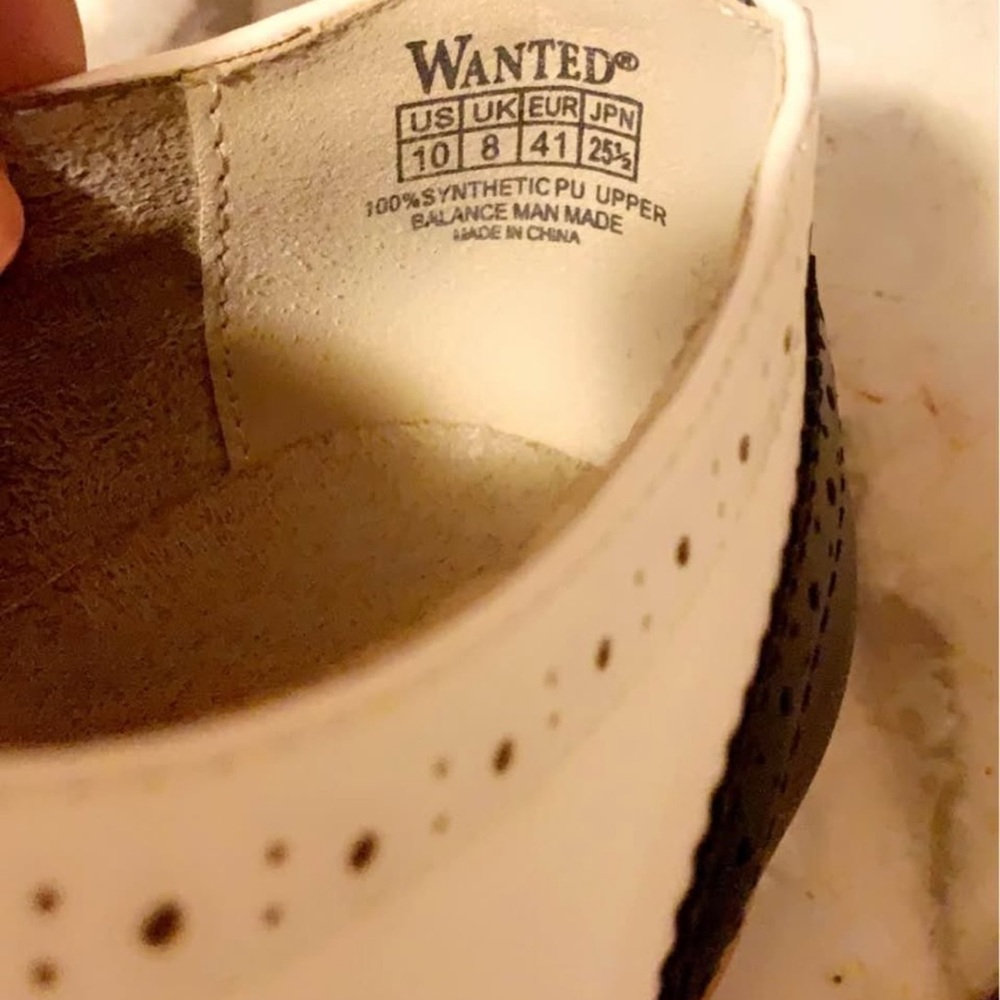 Women’s Two-Tone Oxford Shoes - Picture 4 of 5